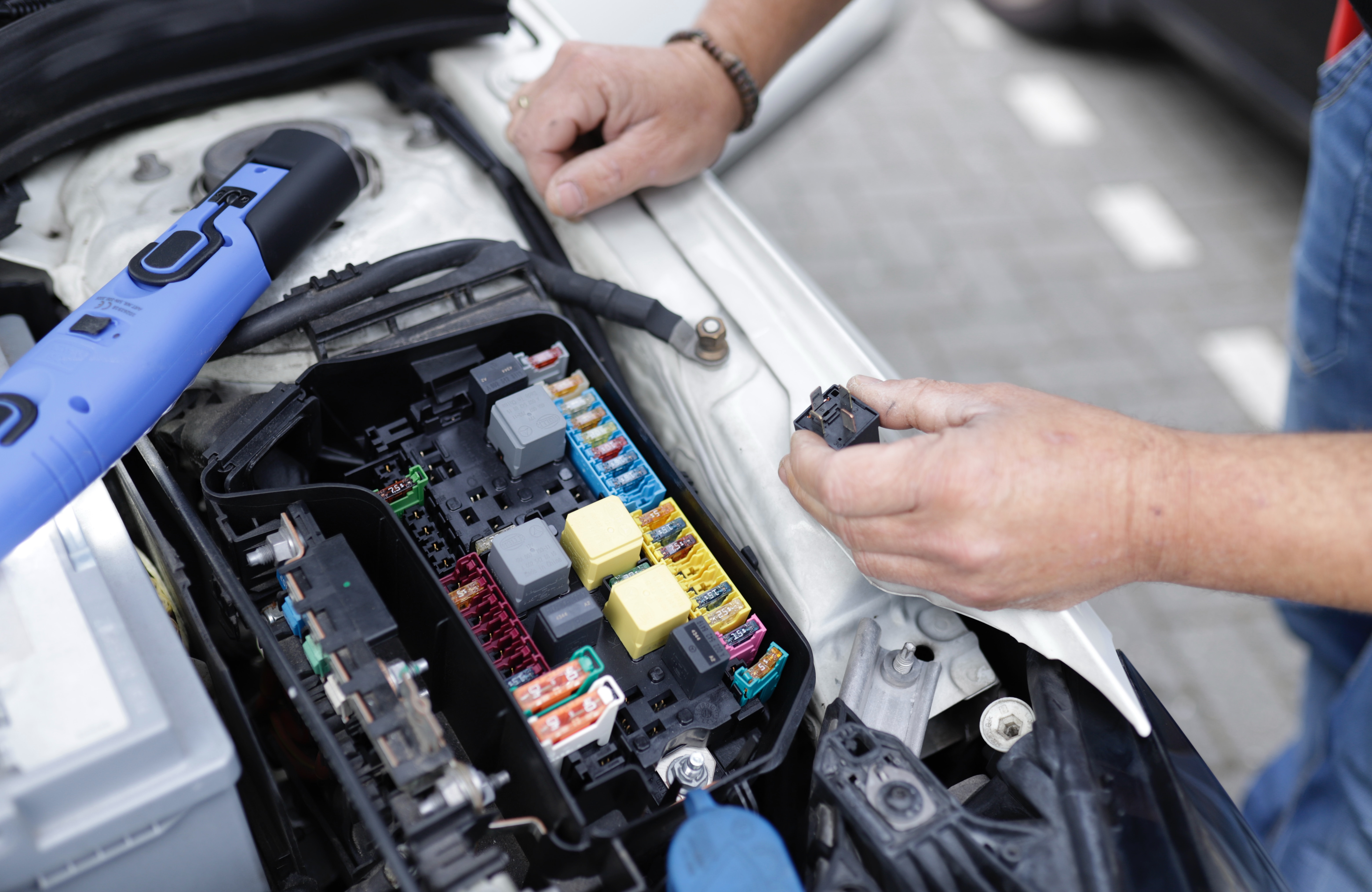 4 Common Electrical Issues in Automotive Wiring Harnesses-Short and Open circuits